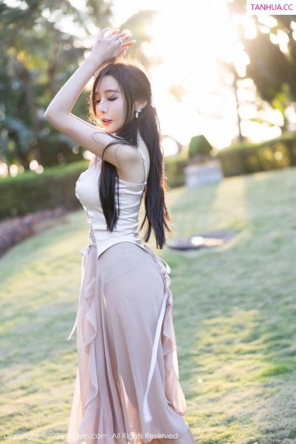 王馨瑶  [XiuRen]高清写真图 2023.04.14 No.6581 王馨瑶yanni 美腿外拍第7张图片